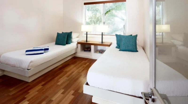 Two Bedroom Beach Front Apartment at Alamanda Palm Cove By Lancemore