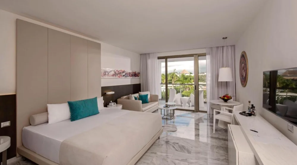 Deluxe Junior Suite at Platinum Yucatan Princess