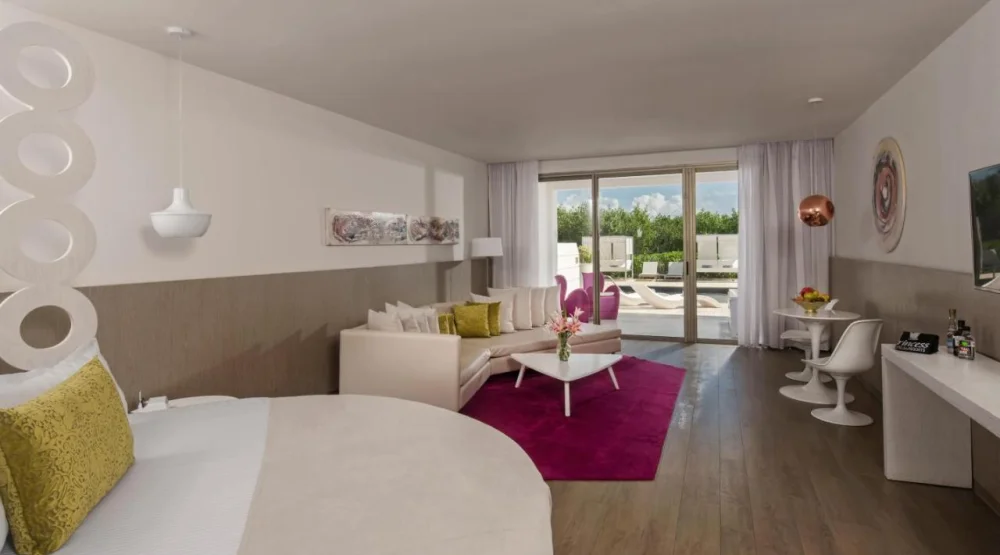 Honeymoon Suite Swimout (adults Over 18 Years Old Only) at Platinum Yucatan Princess