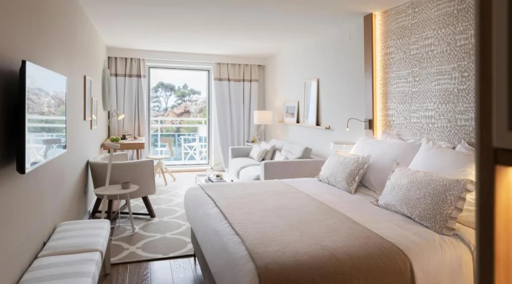 Deluxe Double Room with Balcony and Sea View at Hotel Bellevue Dubrovnik
