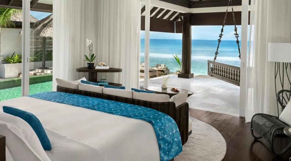 Ocean House with Pool and Private Beach Cabana at Naladhu Private Island