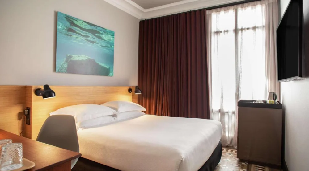 Classic Queen Room at Alexandra Barcelona Hotel Curio Collection by Hilton