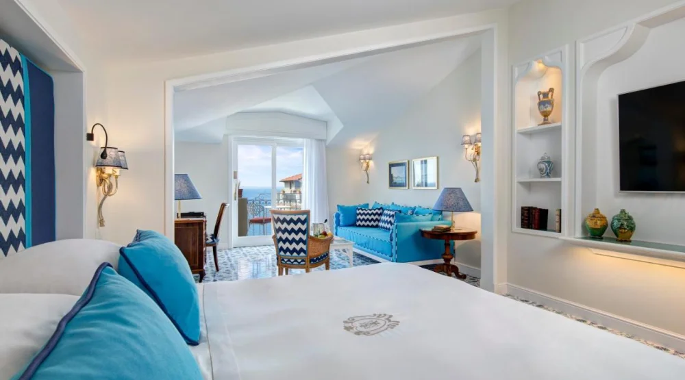 Sorrento Suite with Sea View at Grand Ambasciatori Hotel
