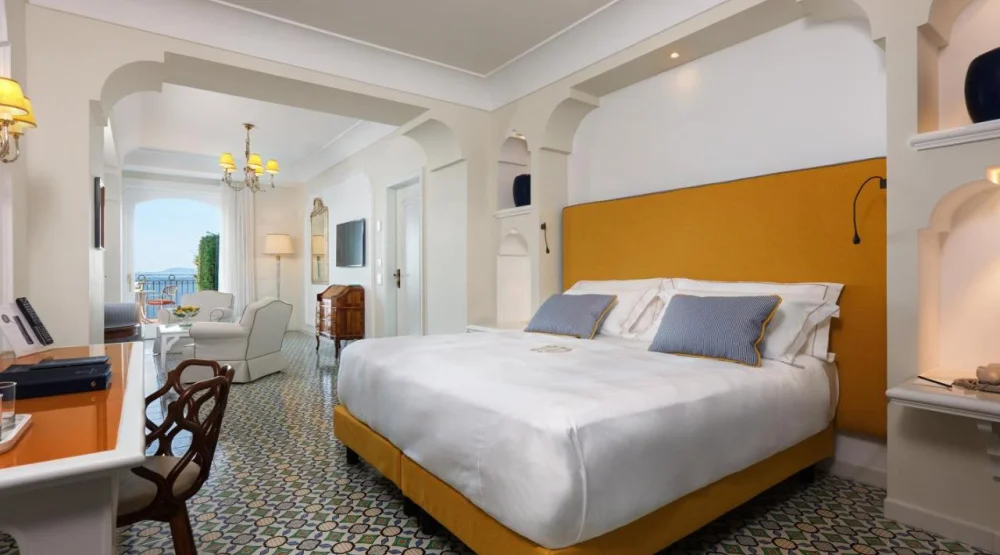 Signature Suite with Hot Tub and Sea View at Grand Ambasciatori Hotel