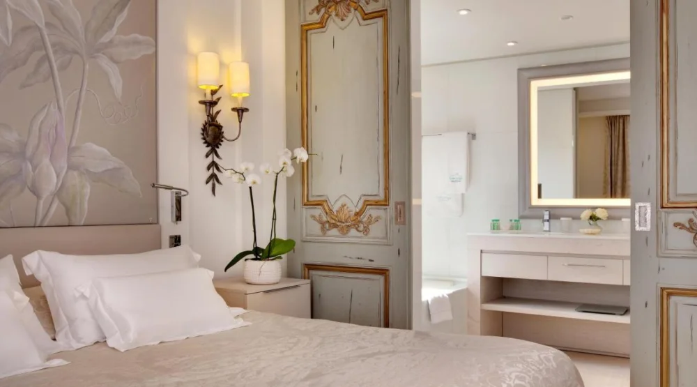 Junior Suite Fleurs at Le Domaine Du Mas De Pierre