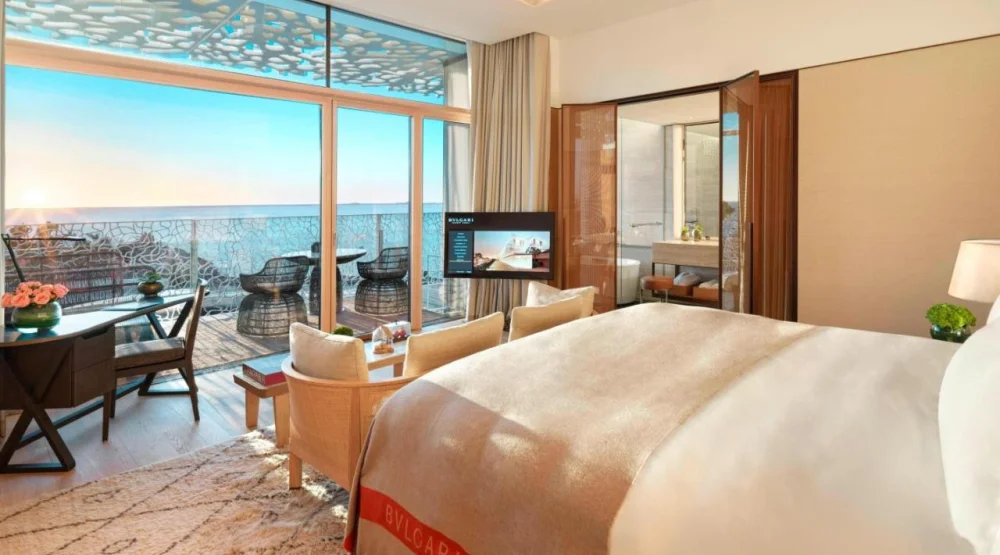 Deluxe King Guest Room with Beach View with Balcony at Bvlgari Resort Dubai