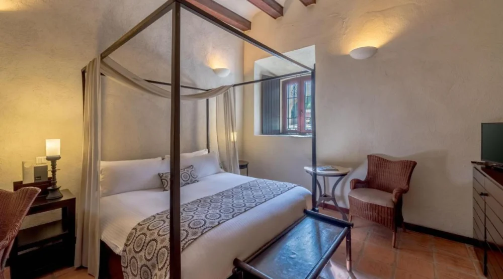 Colonial Room at Hodelpa Nicolas de Ovando