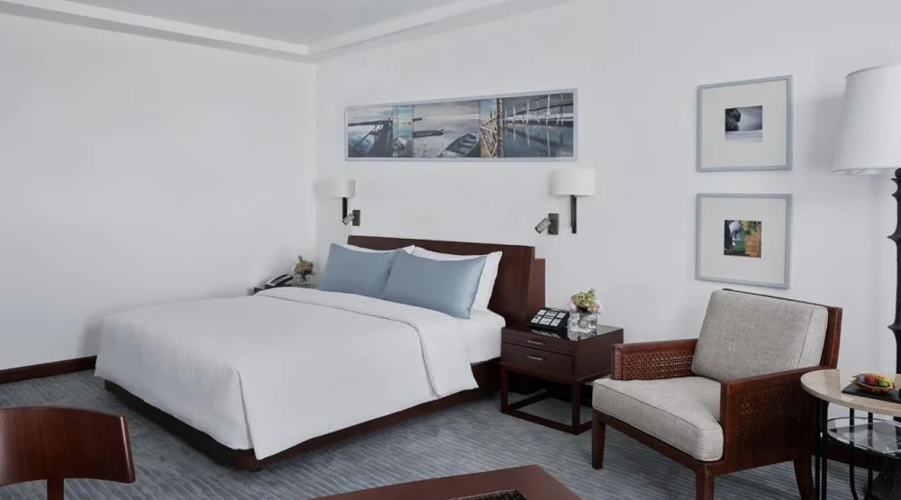Grand Deluxe King at The Peninsula Manila