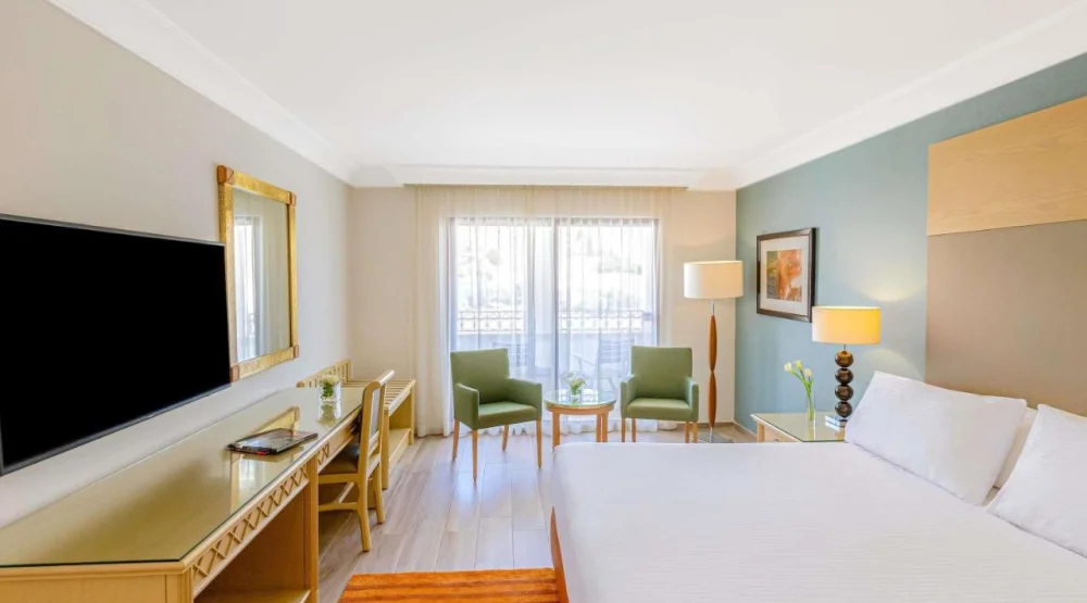 Superior King Room at Movenpick Resort Petra