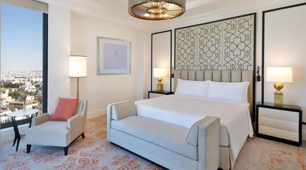Deluxe, Guest Room, One King at The St. Regis Amman