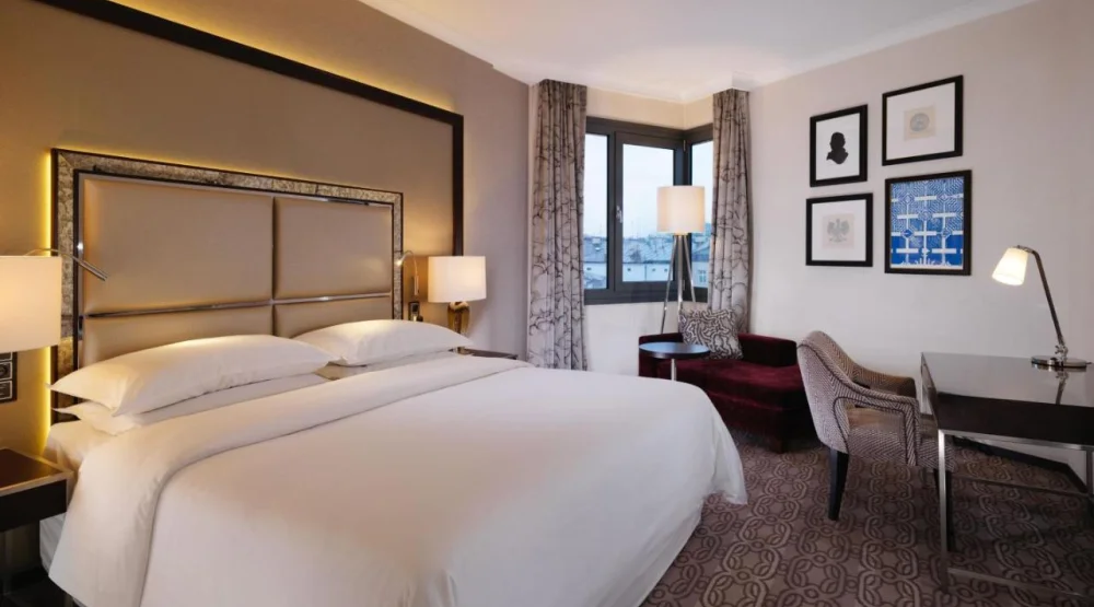 Deluxe, Guest Room, One King, City Or Atrium View at Sheraton Grand Krakow