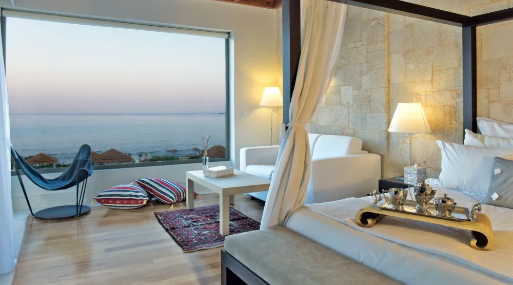 Queens Maisonette Sea Front  with Private Pool at Aquagrand