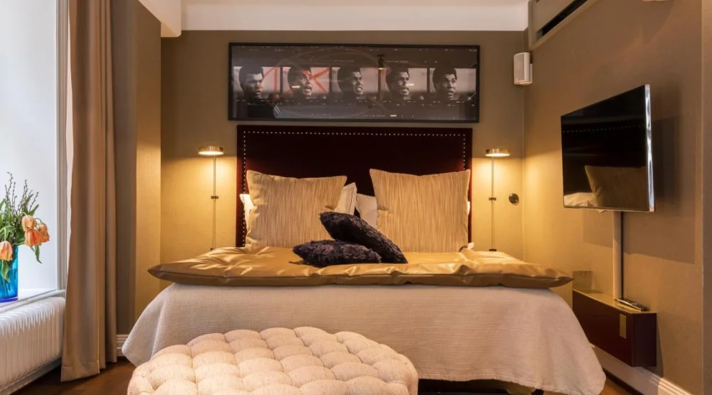 Large King Room with Street View at Lydmar Hotel