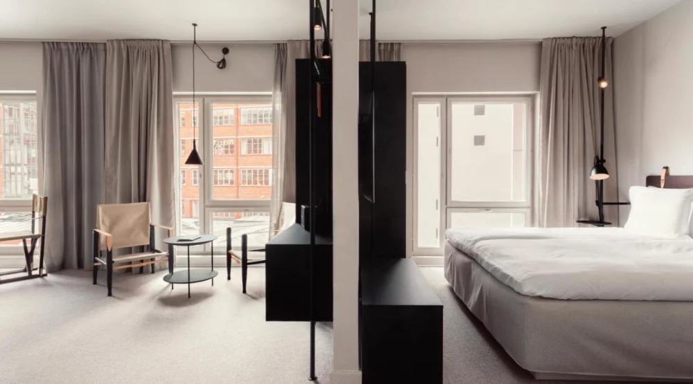 Studio 1.5, Studio, One King at Blique by Nobis