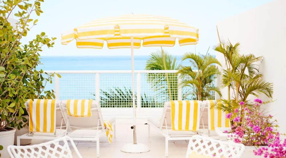 Superior Suite with Sea View at Palm Heights