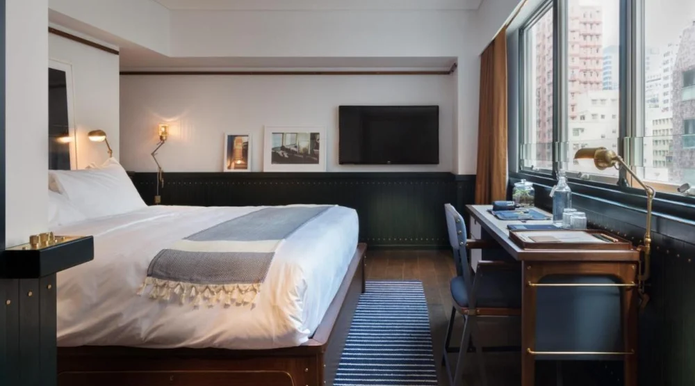 Large Room with King Bed at The Fleming