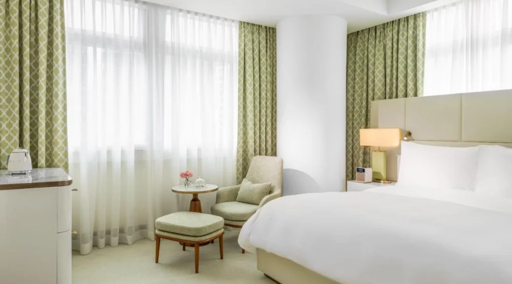 Guest Room King at Lanson Place Hotel