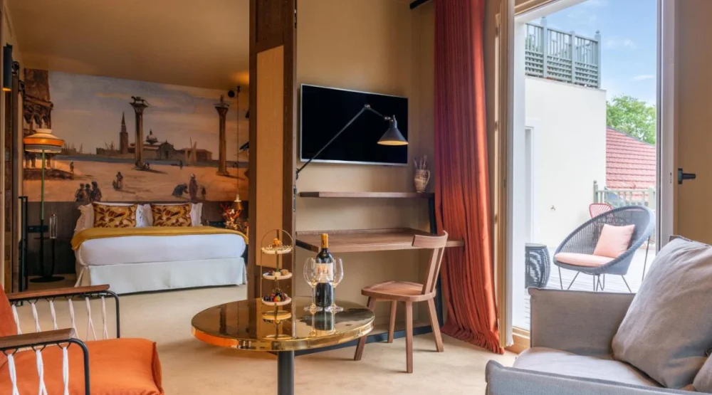 Corot Suite at Les Etangs De Corot