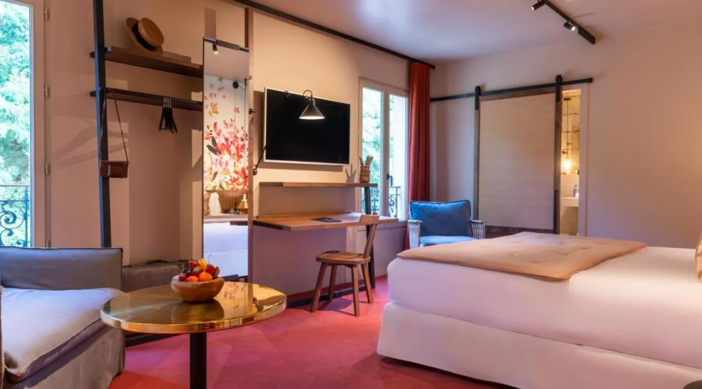 Aquarelle Room at Les Etangs De Corot