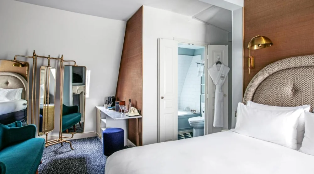 Room "sous Les Toits 72 Ft²" at Grand Pigalle Experimental