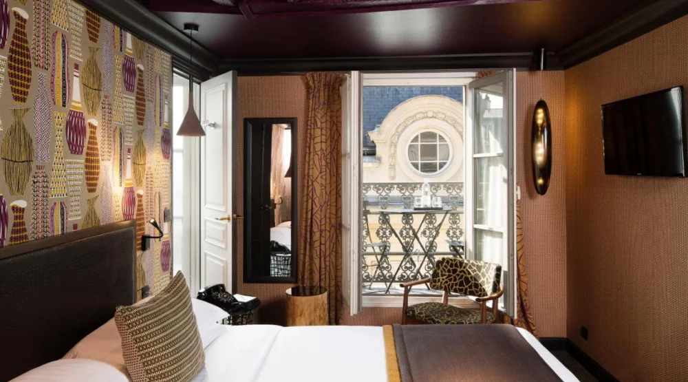 Classic Room at Les Dames Du Pantheon