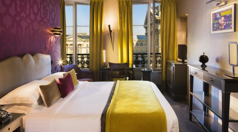 Romantic Room at Les Dames Du Pantheon