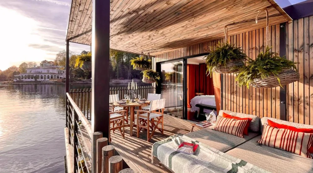 Family Lodge at Brindos Lac & Chateau