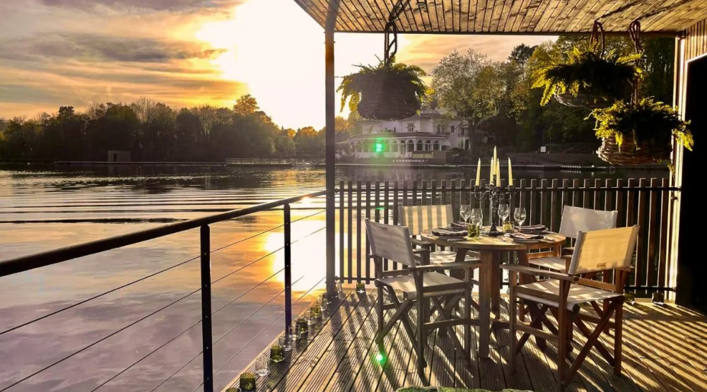 Lodge with Spa at Brindos Lac & Chateau