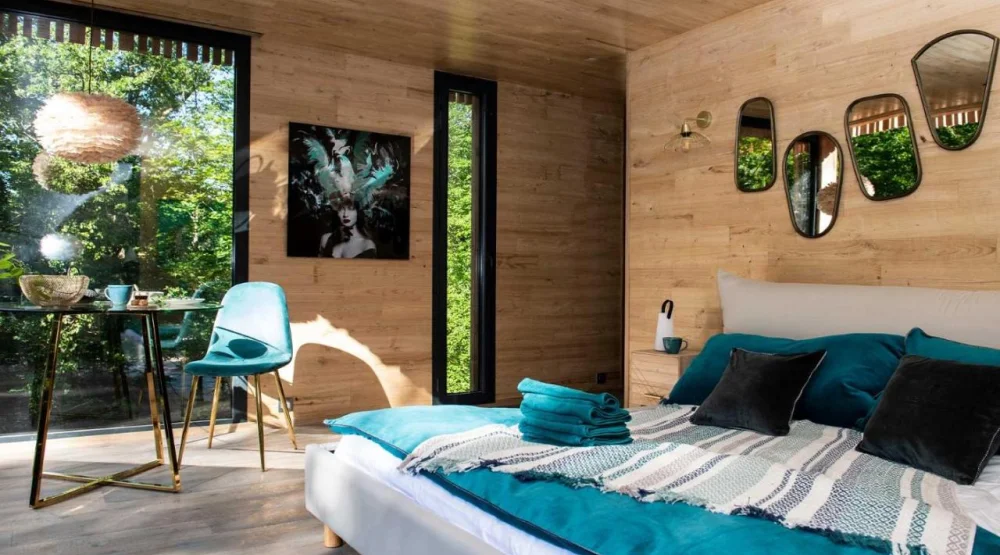 O'plumes - Suite with Hot Tub at Loire Valley Lodges Hotel