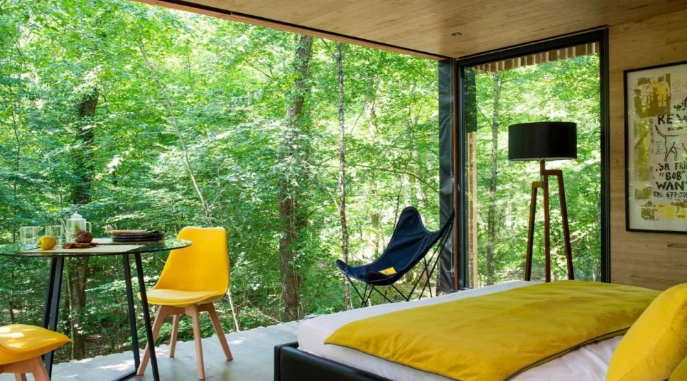 Yellow Shelter - Suite with Hot Tub at Loire Valley Lodges Hotel