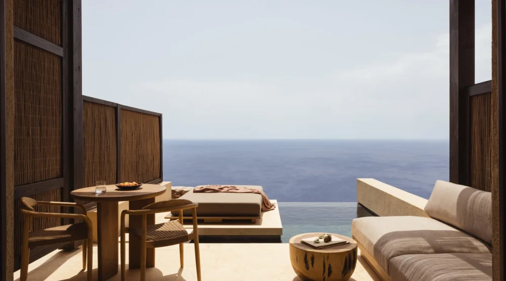 Executive Cave Suite with Outdoor Private Pool and Sea View at Gundari