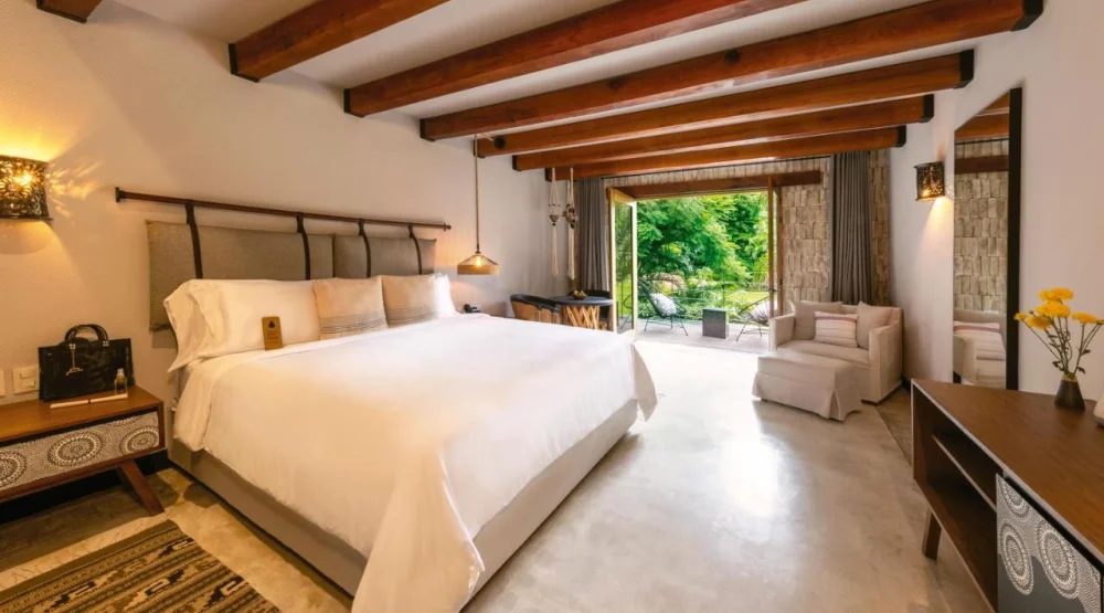 King Room with Balcony at Hotel Amomoxtli