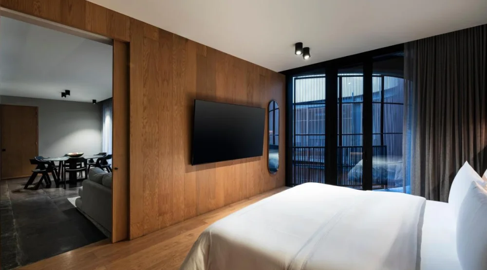 Superior King Suite at Volga