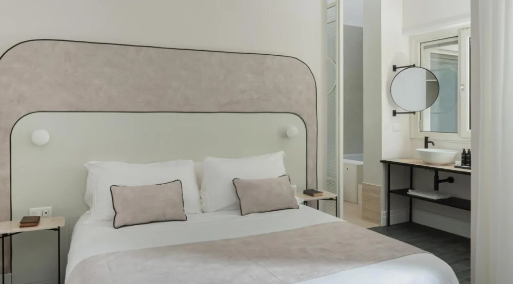 Suite with Spa Bath at Artemisia Domus Giardino