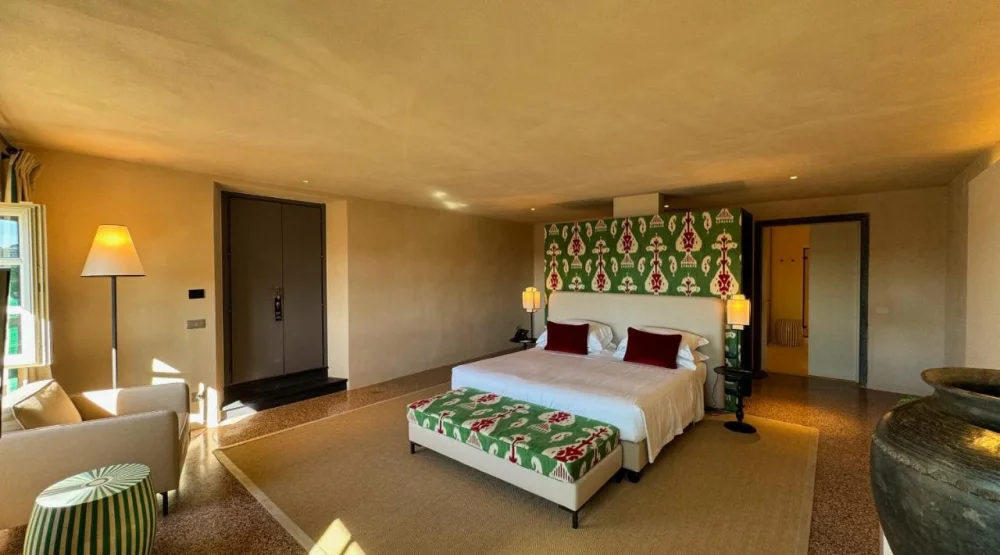 Deluxe Suite with Sea View at Hotel Palazzo Durazzo Suites