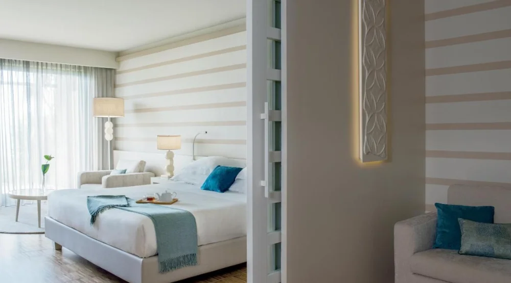 Suite with Spa Bath and Lake View at Lefay Resort & Spa Lago Di Garda