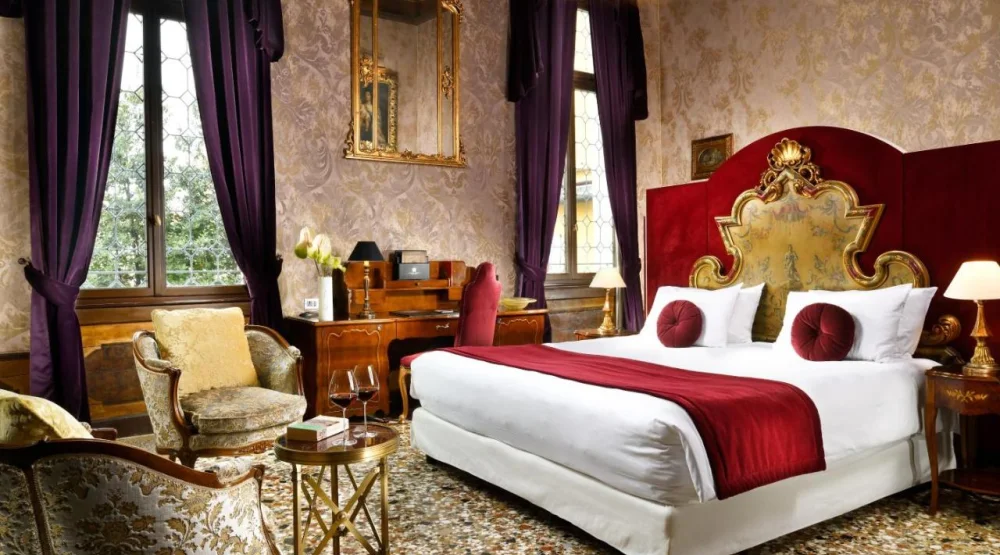 Luxury Suite Grand Canal Open Plan at Palazzo Venart Luxury Hotel