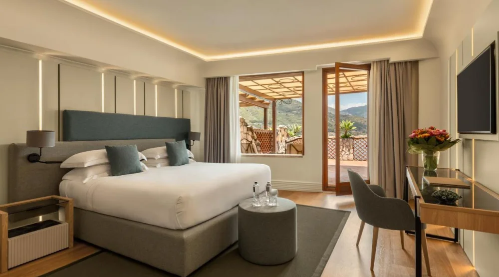 Deluxe Double Or Twin Room with Sea View at Atlantis Bay VRetreats