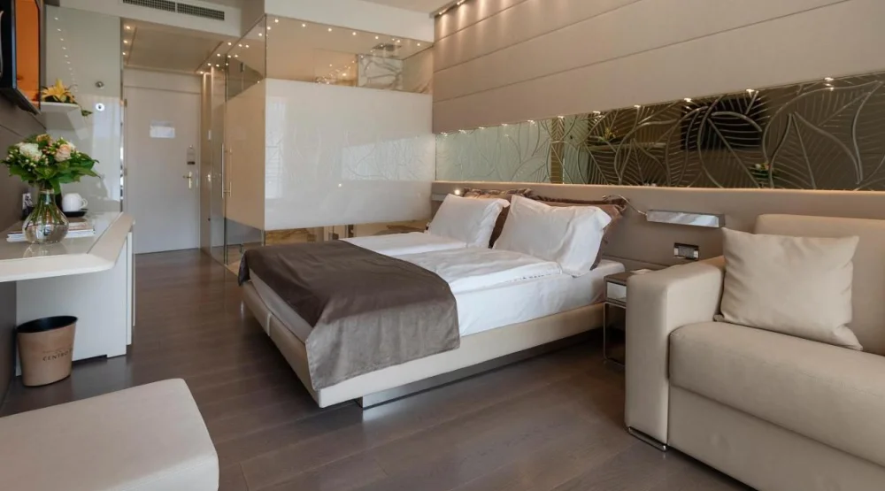 Junior Suite with Lake View at Park Hotel Imperial