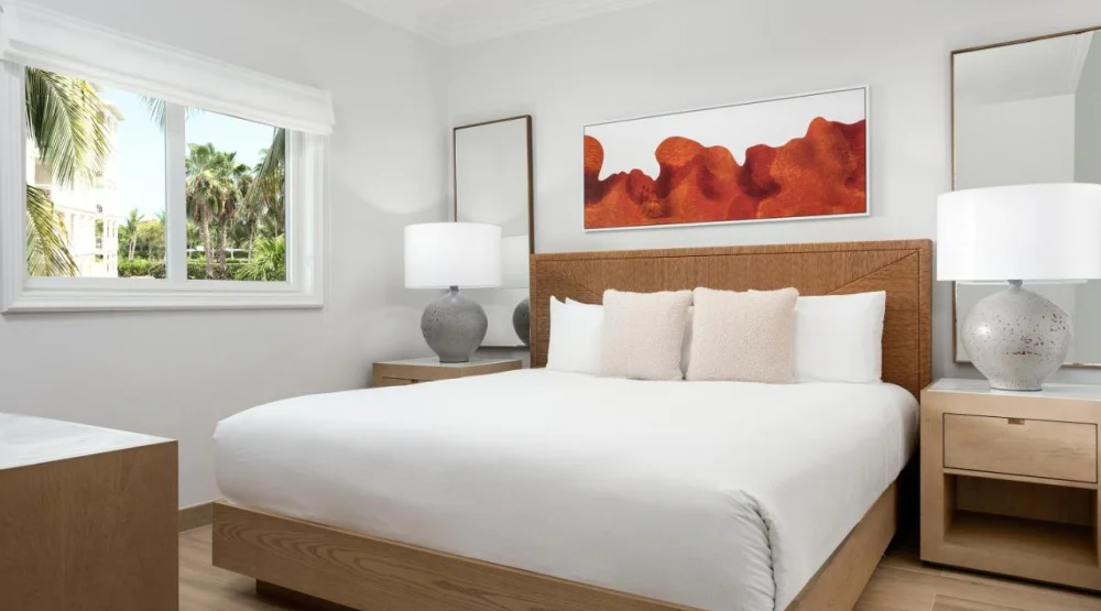 Deluxe One Bedroom Oceanfront Suite at Alexandra Resort