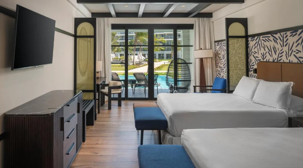 Privilege Swim Up Junior Suite at Ocean Eden Bay