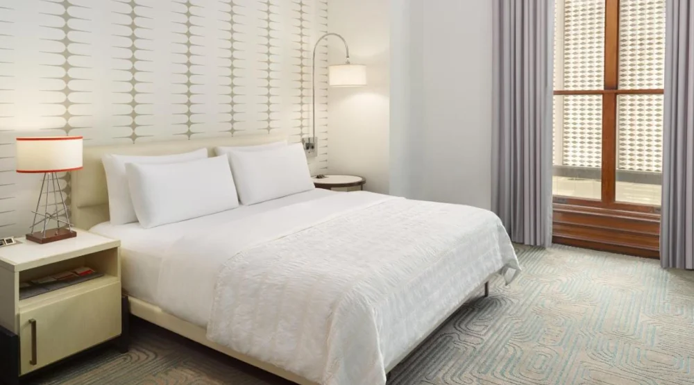 Deluxe, Guest Room, One King at Le Meridien Tampa The Courthouse