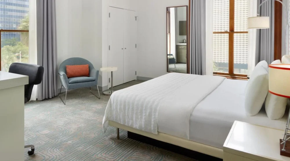 Deluxe, Guest Room, One King, Corner Room at Le Meridien Tampa The Courthouse
