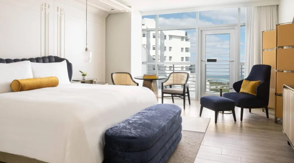 Club Partial Ocean View Room with One King Bed at The Ritz-Carlton South Beach