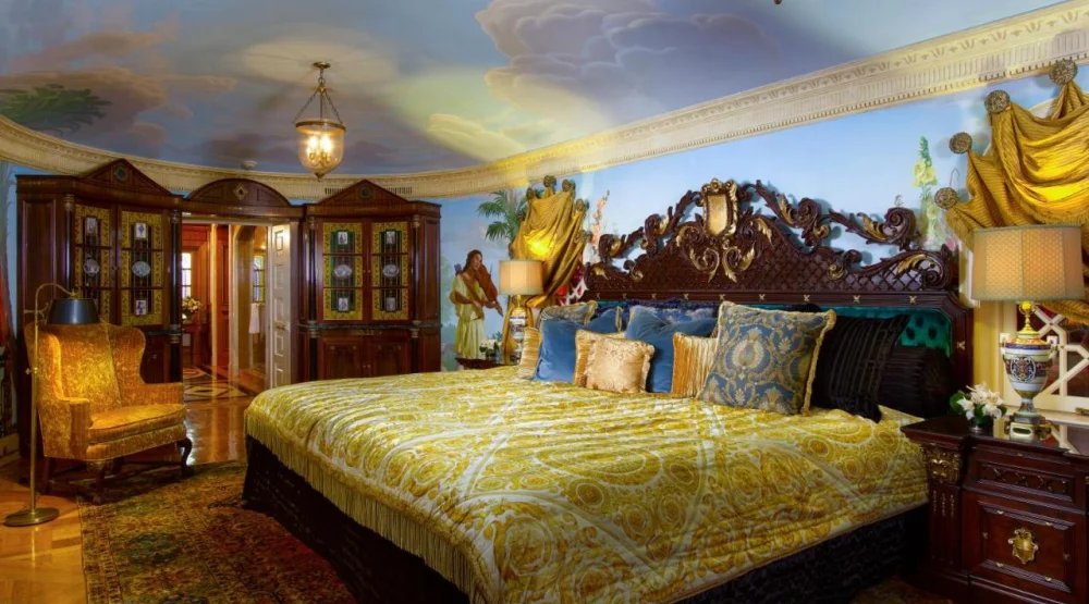 Gianni's Master Suite at Villa Casa Casuarina