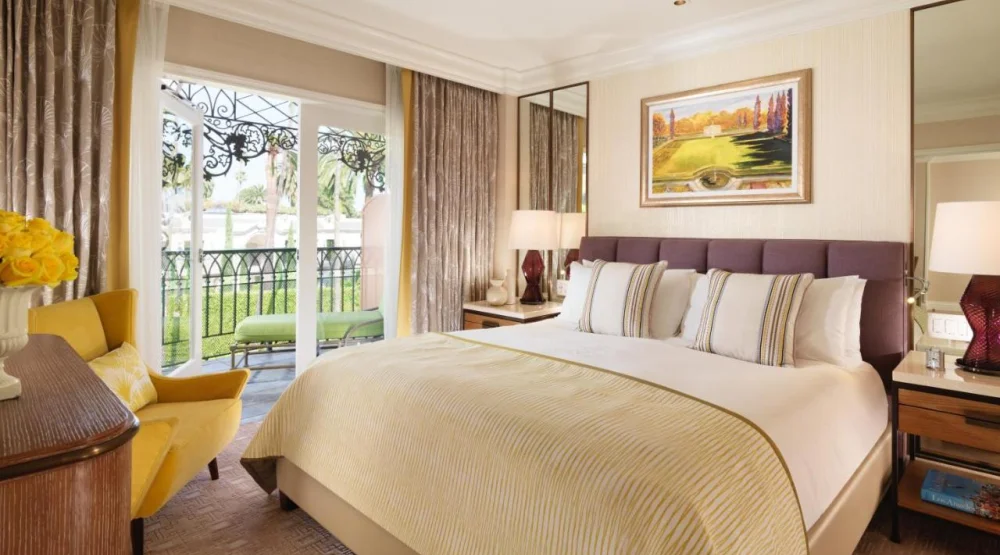 Junior Beverly Hills Suite at The Beverly Hills Hotel
