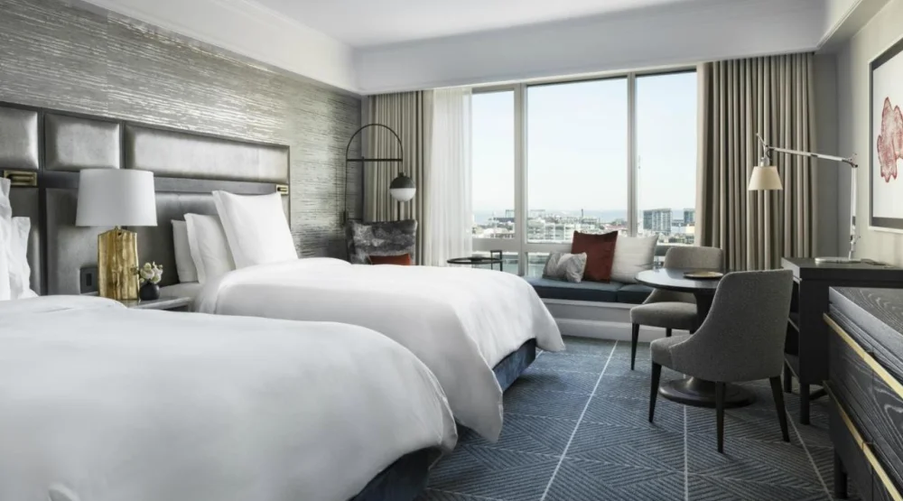 Deluxe Twin Room with View at Four Seasons Hotel San Francisco