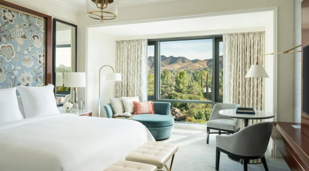 Deluxe King Room with Waterfall View at Four Seasons Westlake Village
