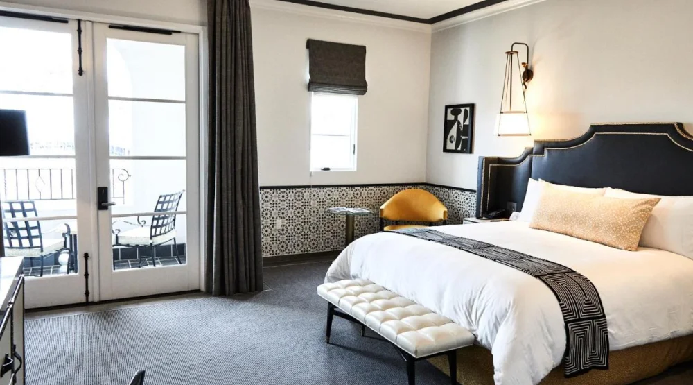 Deluxe King Room at Hotel Californian