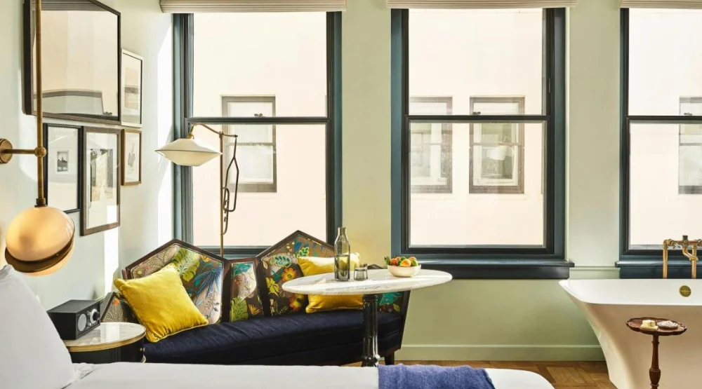 Salon King Room with Courtyard View at Hotel Per La Autograph Collection